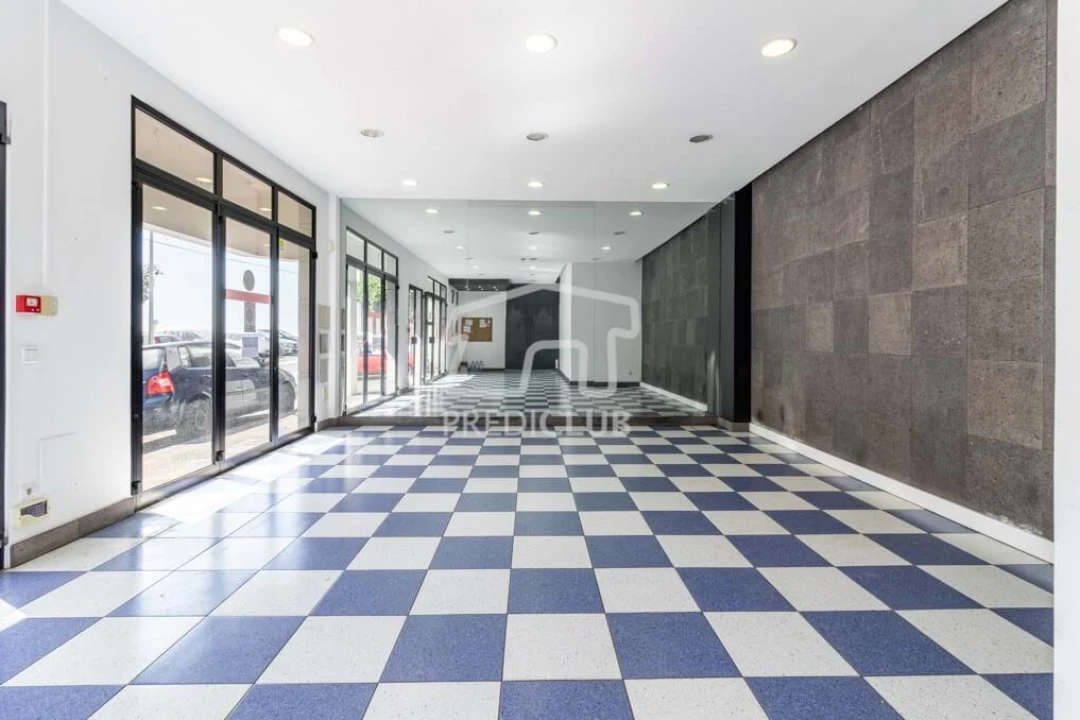 Negócio para Venda em Estreito de Camara de Lobos Foto 16