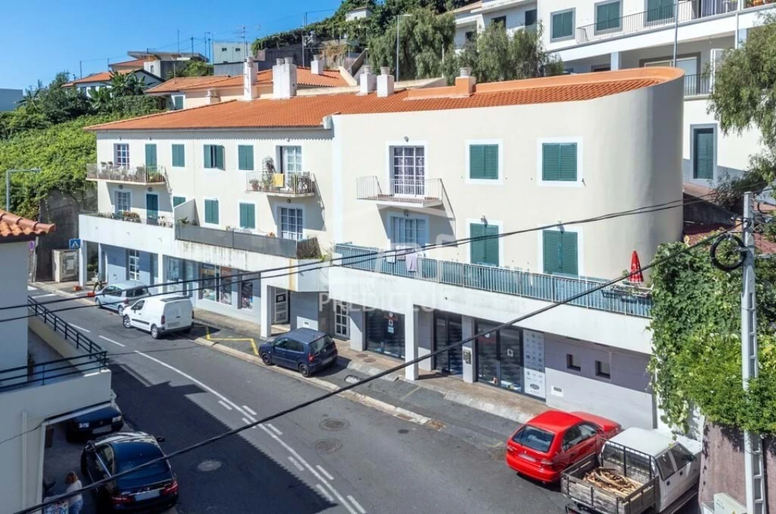 Negócio para Venda em Estreito de Camara de Lobos Foto 2