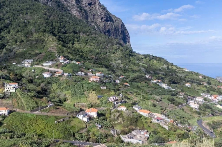 Terreno para Venda em Porto da Cruz Foto 9