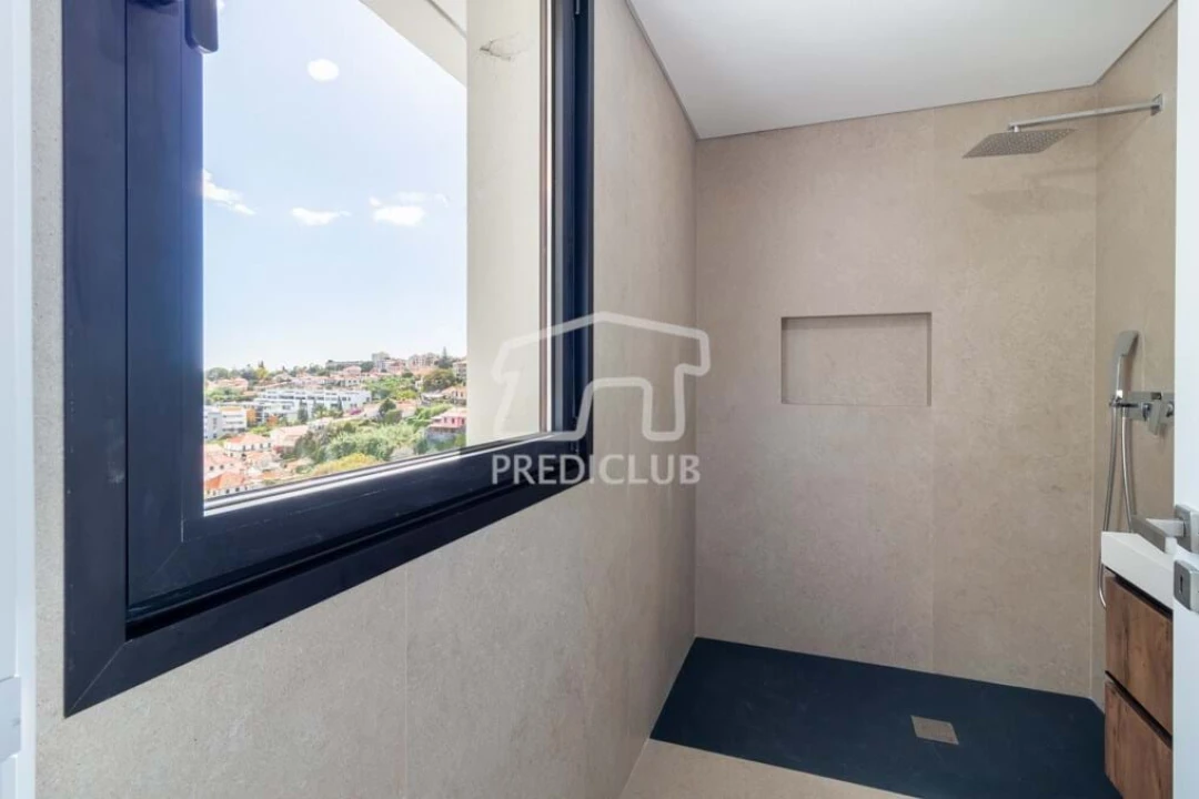Apartamento T5 para Venda em Funchal (São Pedro) Foto 17