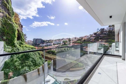 Apartamento T5 para Venda em Funchal (São Pedro)