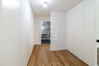 Apartamento T5 para Venda em Funchal (São Pedro)