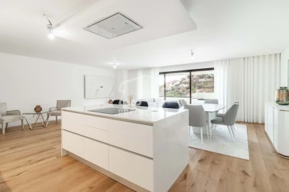 Apartamento T5 para Venda em Funchal (São Pedro)