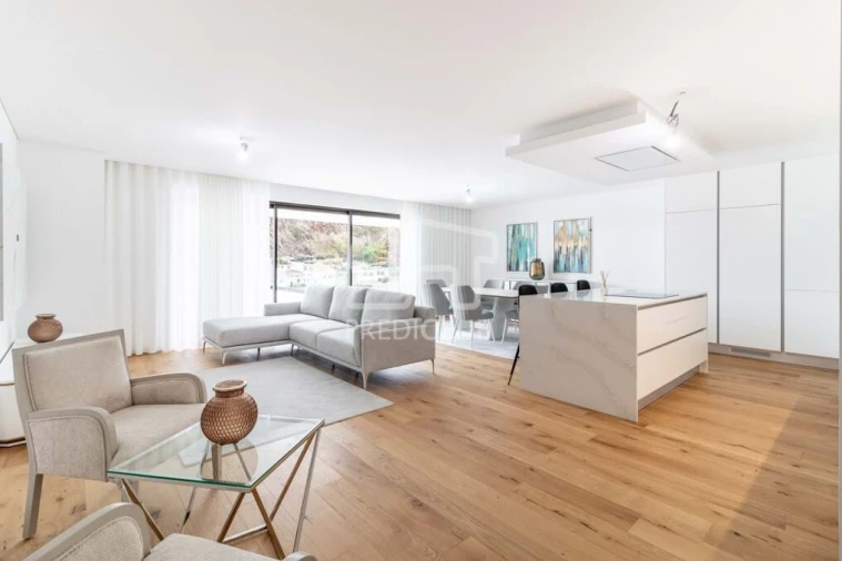 Apartamento T5 para Venda em Funchal (São Pedro) Foto 36