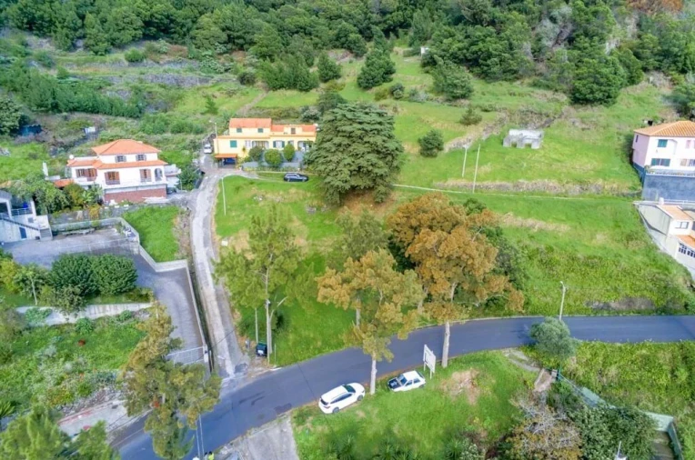 Terreno para Venda em Machico Foto 2