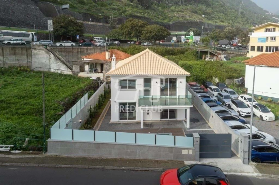 Moradia T4 para Venda em Machico Foto 6