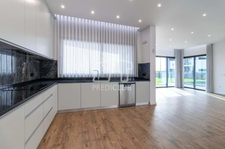 Moradia T3 para Venda em Agua de Pena Foto 11