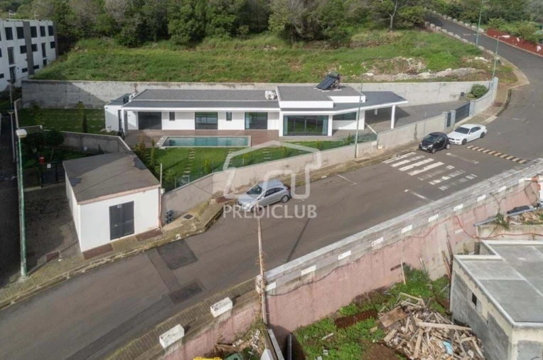 Moradia T3 para Venda em Agua de Pena Foto 2