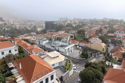 Moradia T3 para Venda em Funchal (São Pedro)