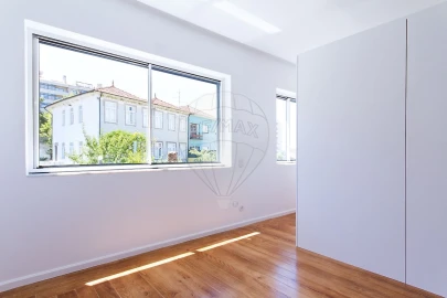 Moradia T4 para Venda em Paranhos