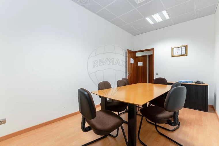 Escritório para Arrendamento em Póvoa de Santa Iria e Forte da Casa Foto 12