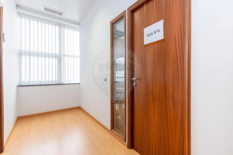 Escritório para Arrendamento em Póvoa de Santa Iria e Forte da Casa Foto 14
