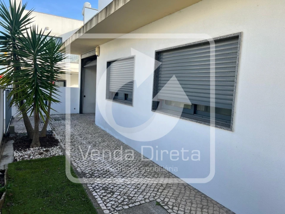 Moradia T4 para Venda em Santo Antonio da Charneca Foto 24