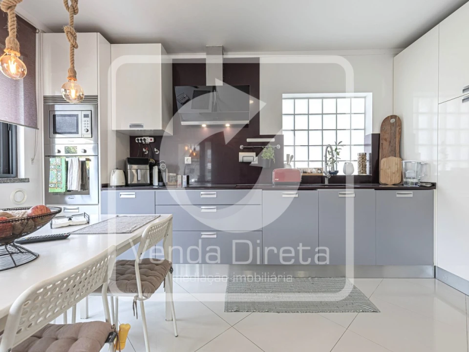 Moradia T4 para Venda em Santo Antonio da Charneca Foto 2