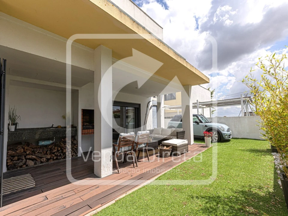 Moradia T4 para Venda em Santo Antonio da Charneca Foto 22