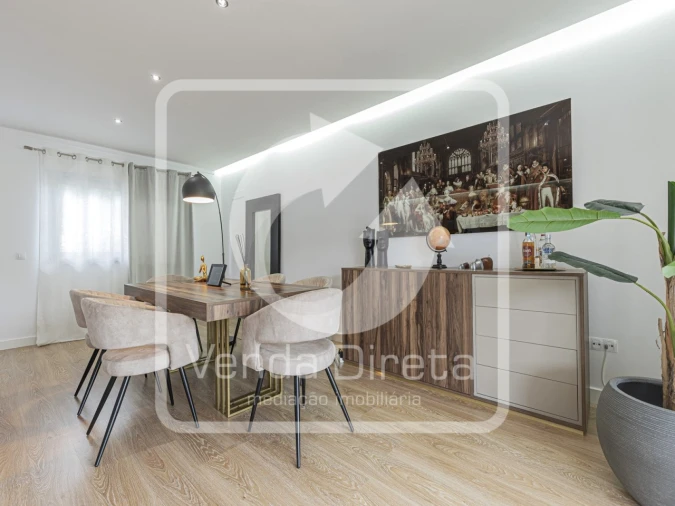 Moradia T4 para Venda em Santo Antonio da Charneca Foto 6