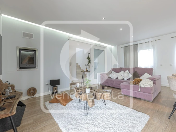 Moradia T4 para Venda em Santo Antonio da Charneca Foto 7