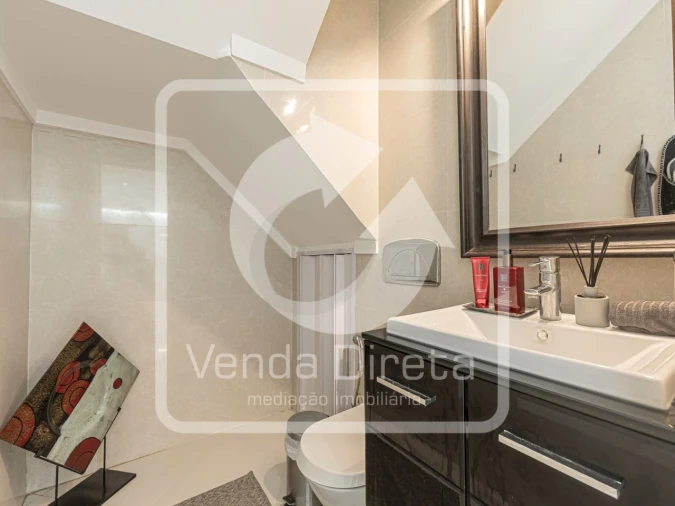 Moradia T4 para Venda em Santo Antonio da Charneca Foto 19