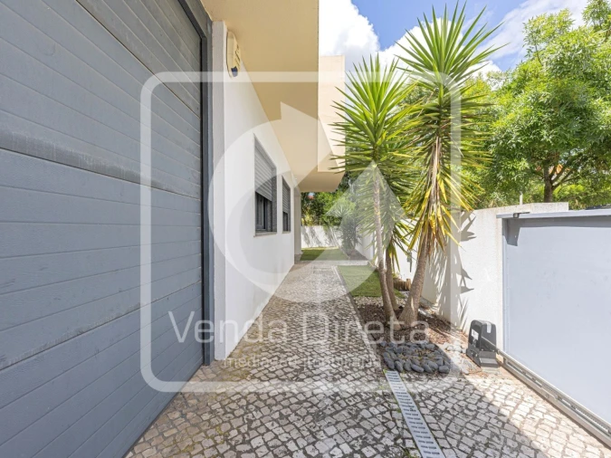 Moradia T4 para Venda em Santo Antonio da Charneca Foto 23