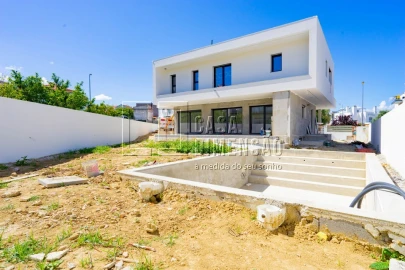 Moradia T4 para Venda em Caparica e Trafaria