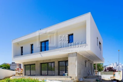 Moradia T4 para Venda em Caparica e Trafaria