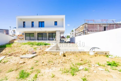 Moradia T4 para Venda em Caparica e Trafaria