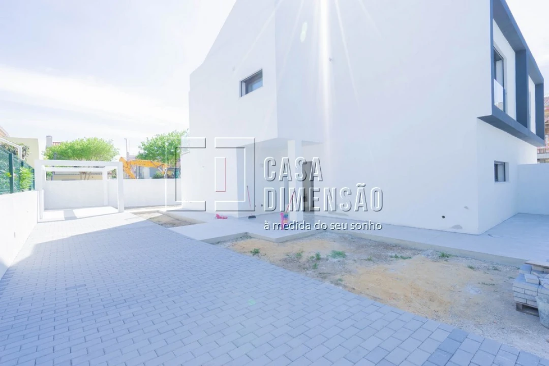 Moradia T3 para Venda em São Domingos de Rana Foto 1