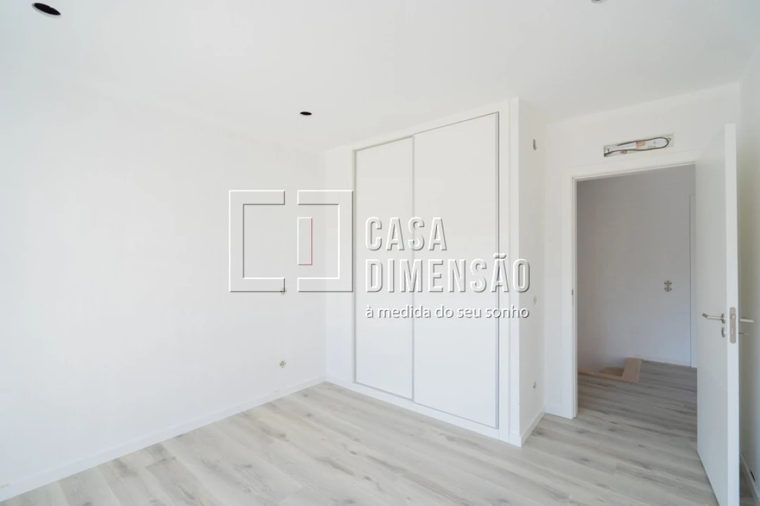 Moradia T3 para Venda em São Domingos de Rana Foto 13