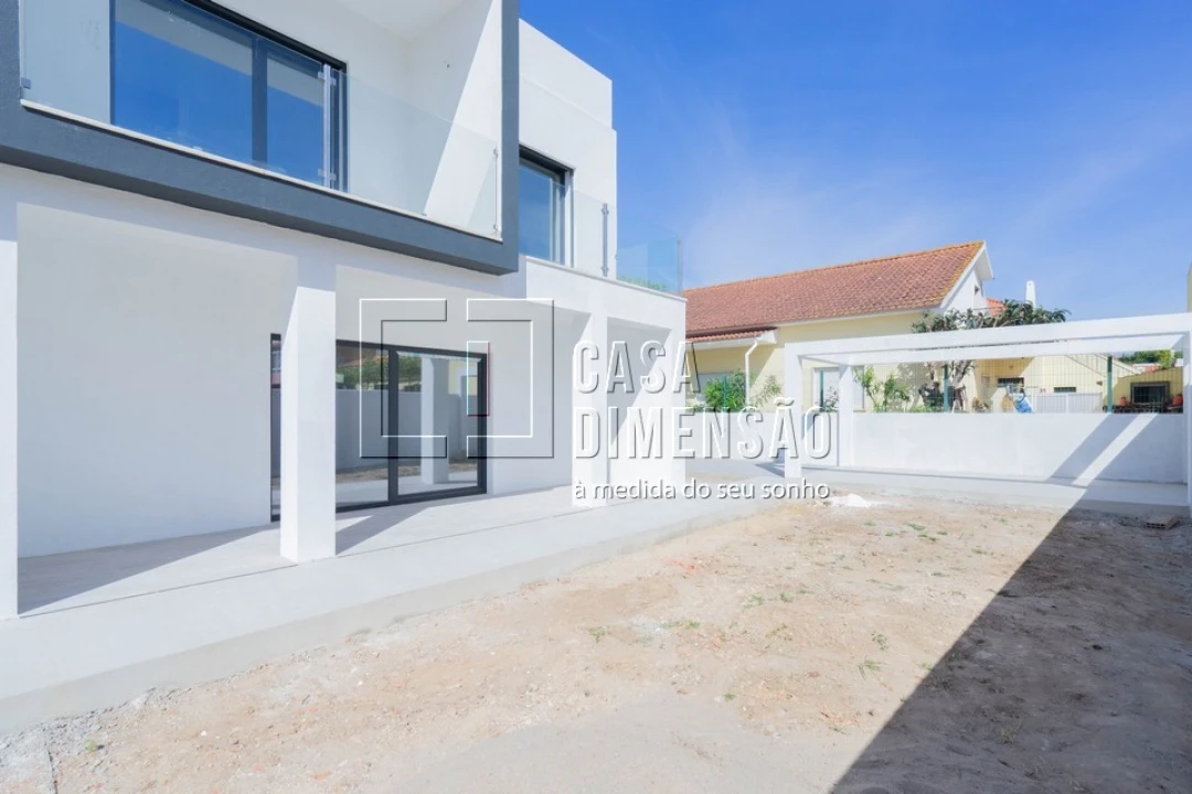 Moradia T3 para Venda em São Domingos de Rana Foto 25