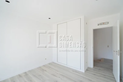 Moradia T3 para Venda em São Domingos de Rana