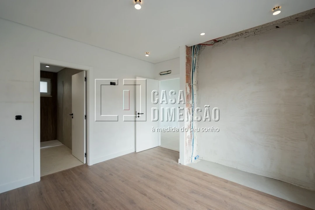 Moradia T4 para Venda em Charneca de Caparica e Sobreda Foto 30
