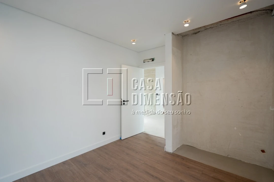 Moradia T4 para Venda em Charneca de Caparica e Sobreda Foto 43