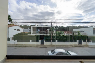 Moradia T4 para Venda em Charneca de Caparica e Sobreda
