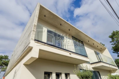 Moradia T4 para Venda em Charneca de Caparica e Sobreda