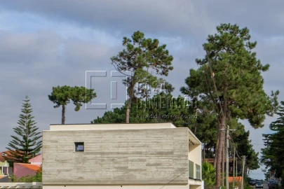 Moradia T4 para Venda em Charneca de Caparica e Sobreda