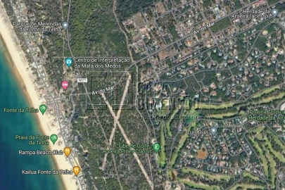 Moradia T4 para Venda em Charneca de Caparica e Sobreda