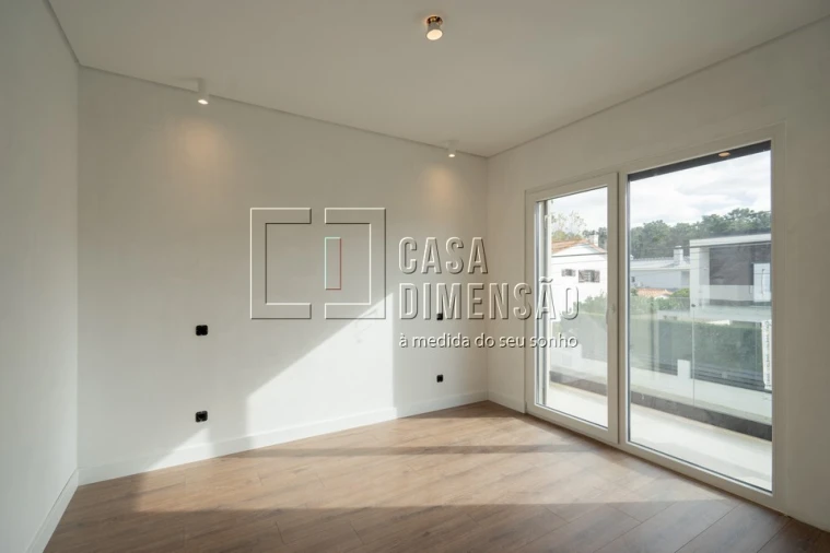 Moradia T4 para Venda em Charneca de Caparica e Sobreda Foto 36