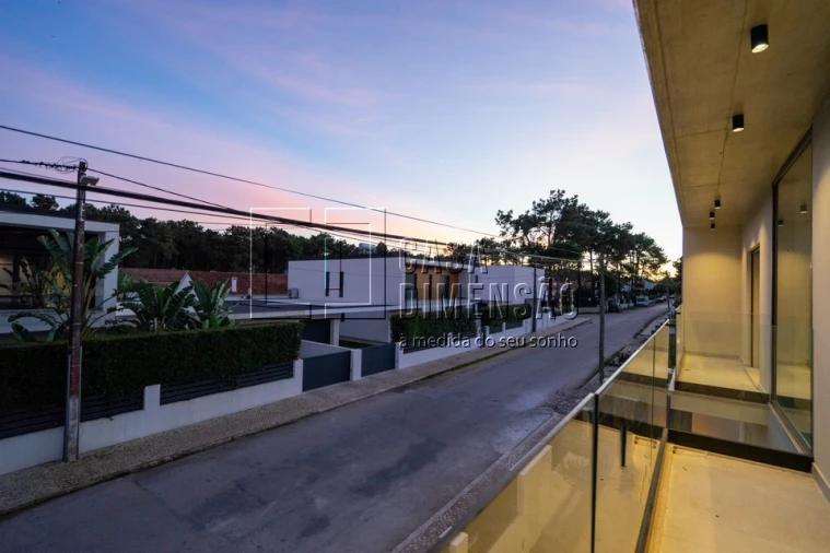 Moradia T4 para Venda em Charneca de Caparica e Sobreda Foto 41