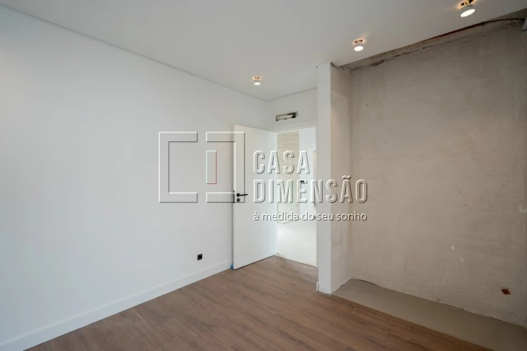 Moradia T4 para Venda em Charneca de Caparica e Sobreda Foto 43