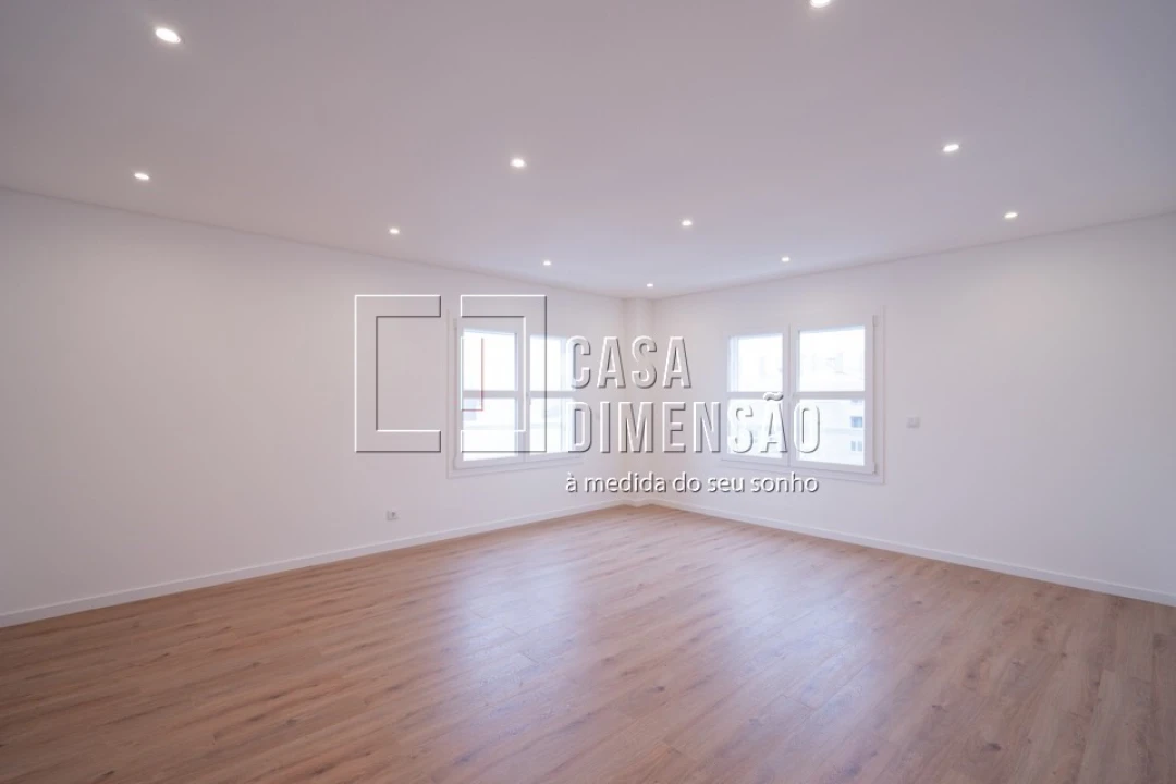 Apartamento T2 para Venda em Carnaxide e Queijas Foto 4