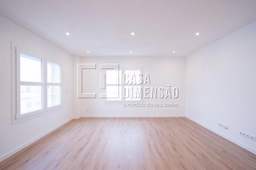 Apartamento T2 para Venda em Carnaxide e Queijas Foto 5