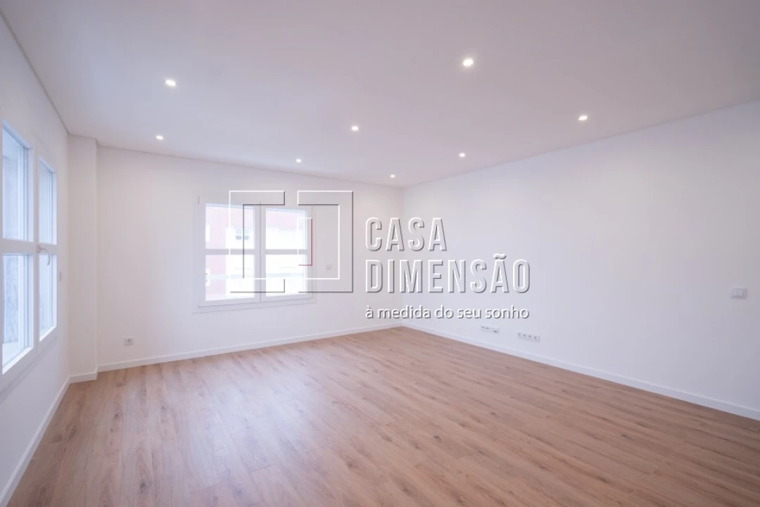 Apartamento T2 para Venda em Carnaxide e Queijas Foto 6