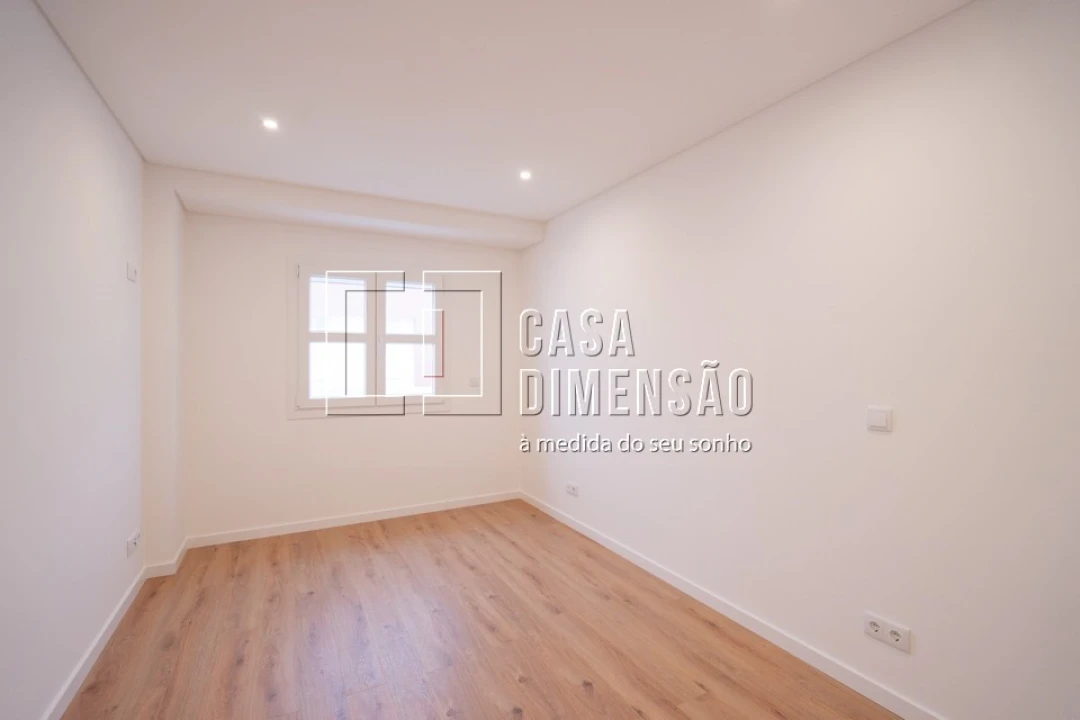 Apartamento T2 para Venda em Carnaxide e Queijas Foto 22