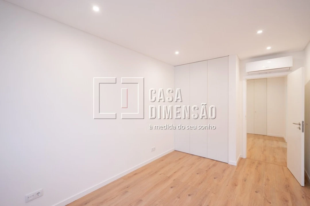 Apartamento T2 para Venda em Carnaxide e Queijas Foto 26