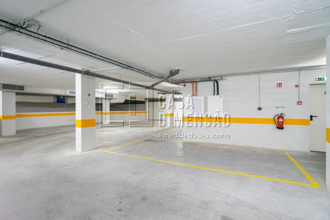Apartamento T2 para Venda em Carnaxide e Queijas Foto 33