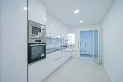 Apartamento T2 para Venda em Carnaxide e Queijas