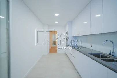 Apartamento T2 para Venda em Carnaxide e Queijas