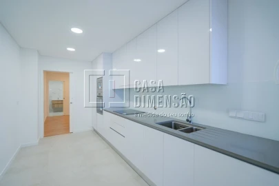 Apartamento T2 para Venda em Carnaxide e Queijas