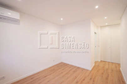 Apartamento T2 para Venda em Carnaxide e Queijas