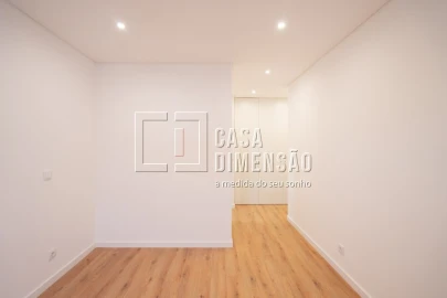 Apartamento T2 para Venda em Carnaxide e Queijas
